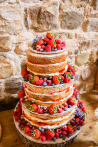 a stunning wedding cake